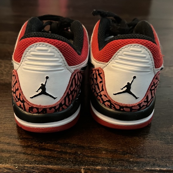 Kids Nike Jordan - Picture 3 of 4